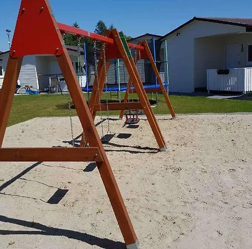 Caloroczne Bajka Деревянный коттедж Устка